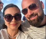 Cliente con collana indossata ogni giorno